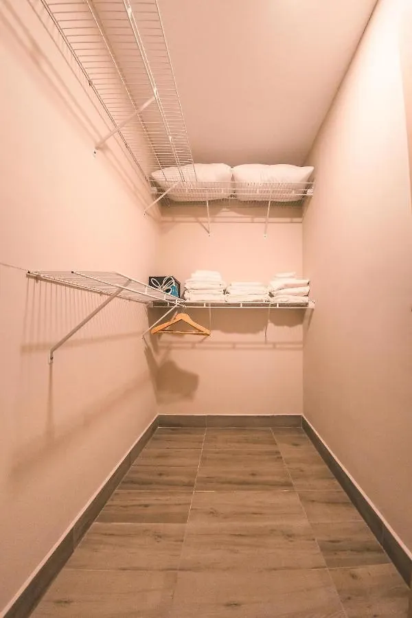 Fully Serviced Apartment At Regatta Living - 2C Santo Domingo