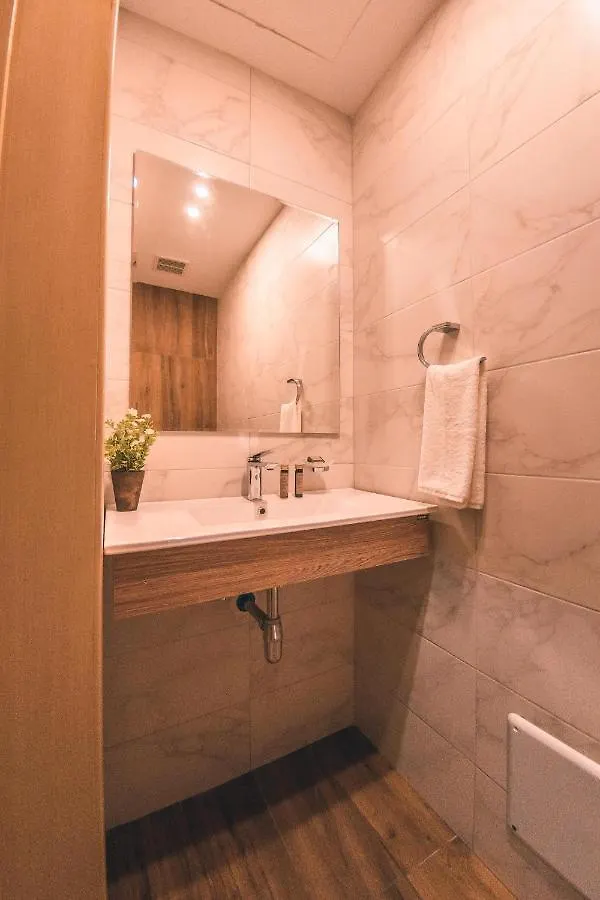 Fully Serviced Apartment At Regatta Living - 2C Santo Domingo